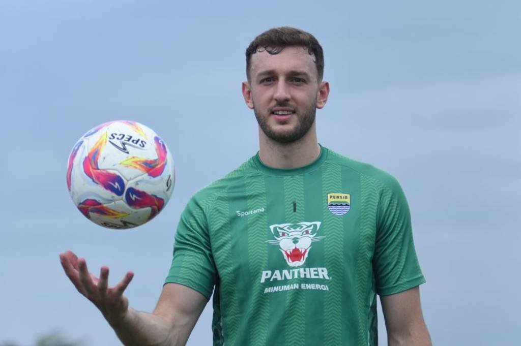 Komentar Adam Przybek usai Latihan di Persib, Salut dengan Dukungan Gila Bobotoh